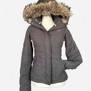 Y2K 2000s vintage army green Hollister puffer jacket with fur hood